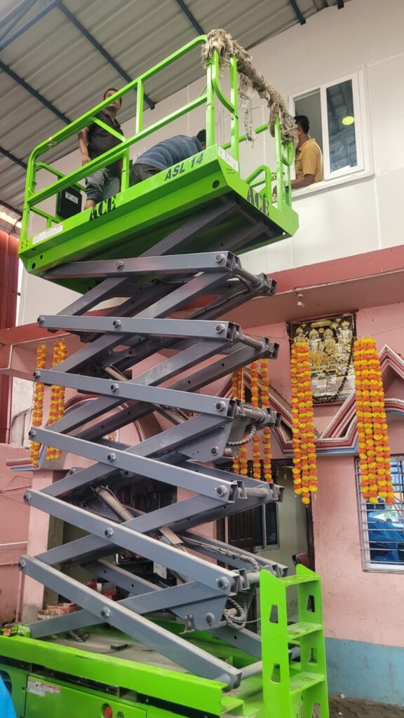 Scissor Lift on Rent in Howrah